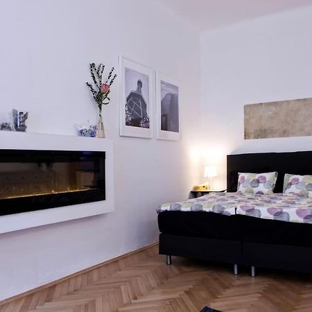 Prague Center Apartment With Fireplace Eksteriør billede